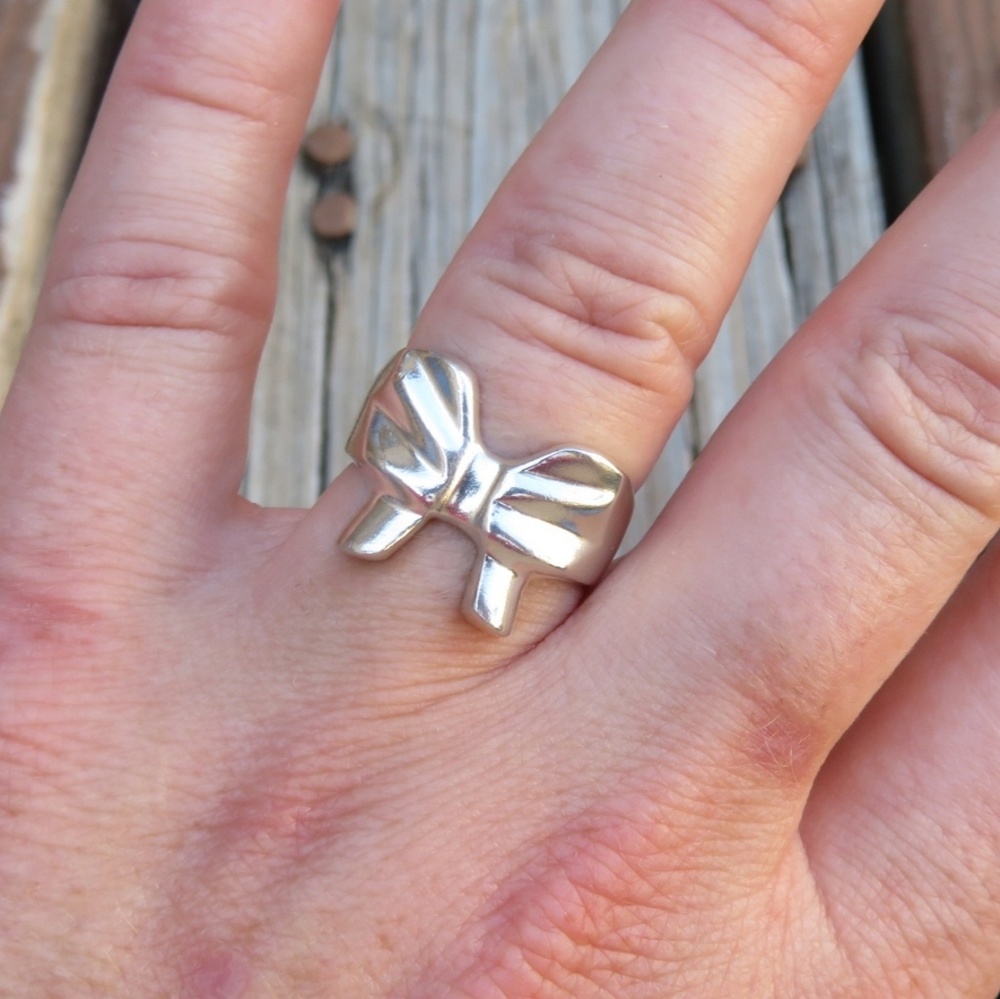 SOLD Vintage Sterling Silver Bow Ring - Picture 2 of 5